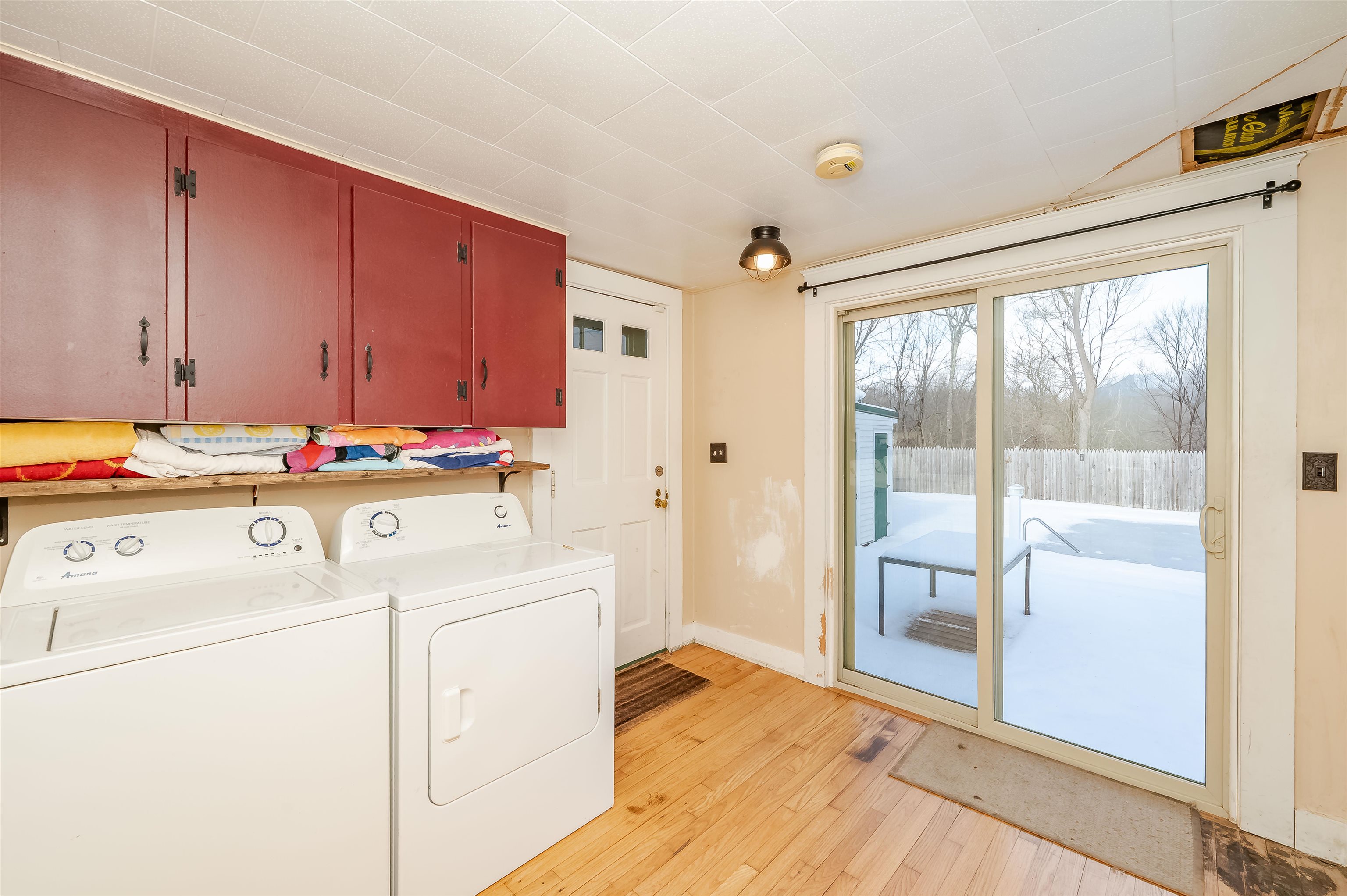 27 Broad Street Rochester, NH 03867 - Photo 17 of 51