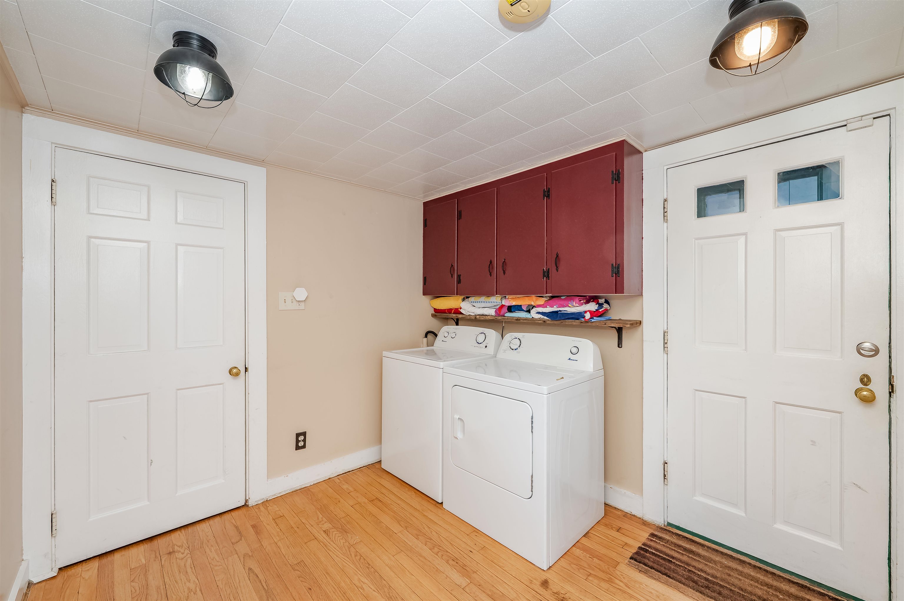 27 Broad Street Rochester, NH 03867 - Photo 19 of 51