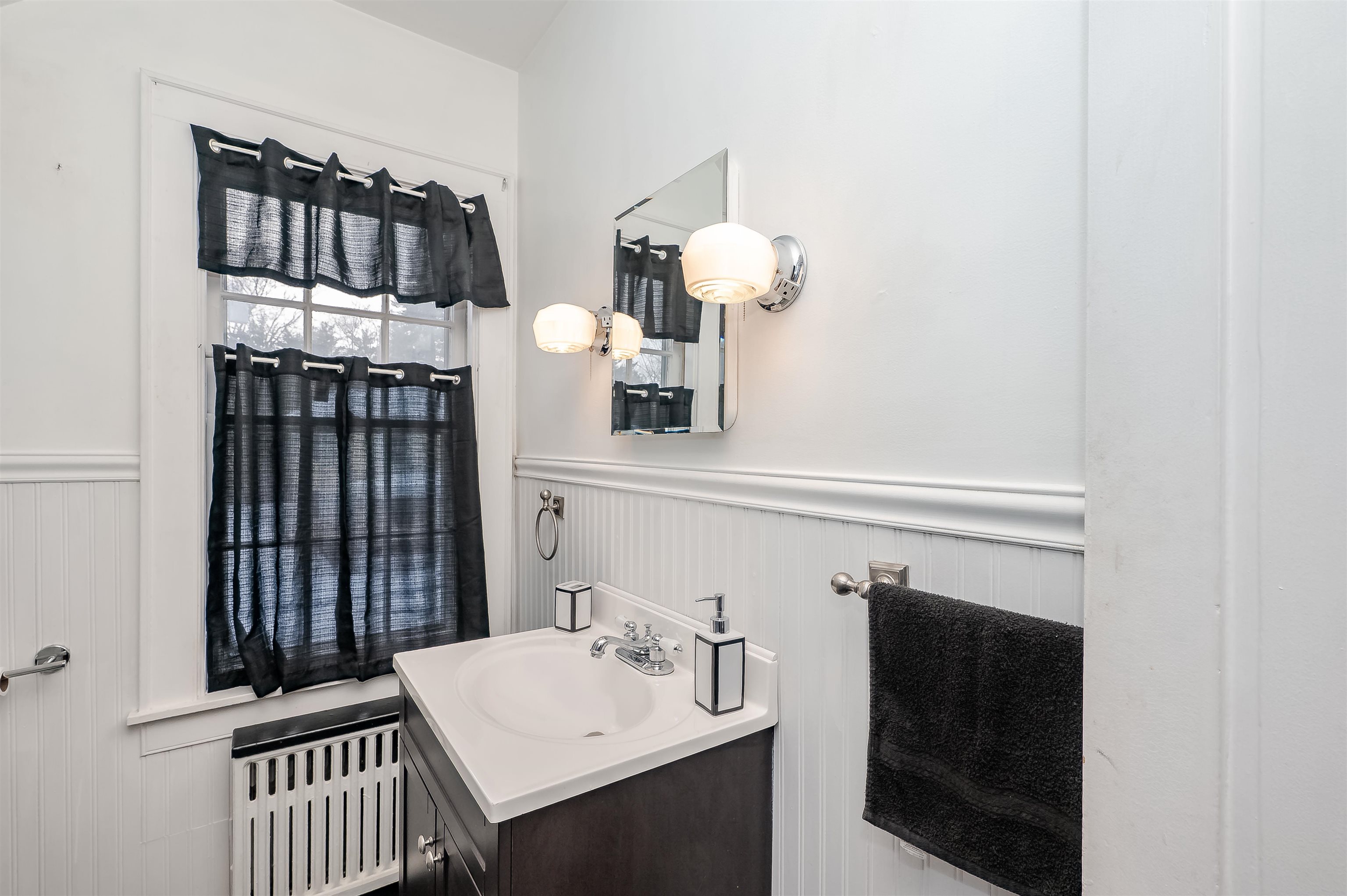 27 Broad Street Rochester, NH 03867 - Photo 31 of 51