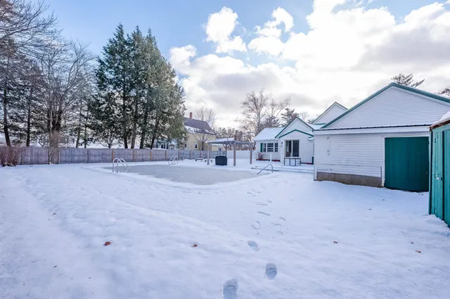 $525,000 | 27 Broad Street, Rochester, NH 03867