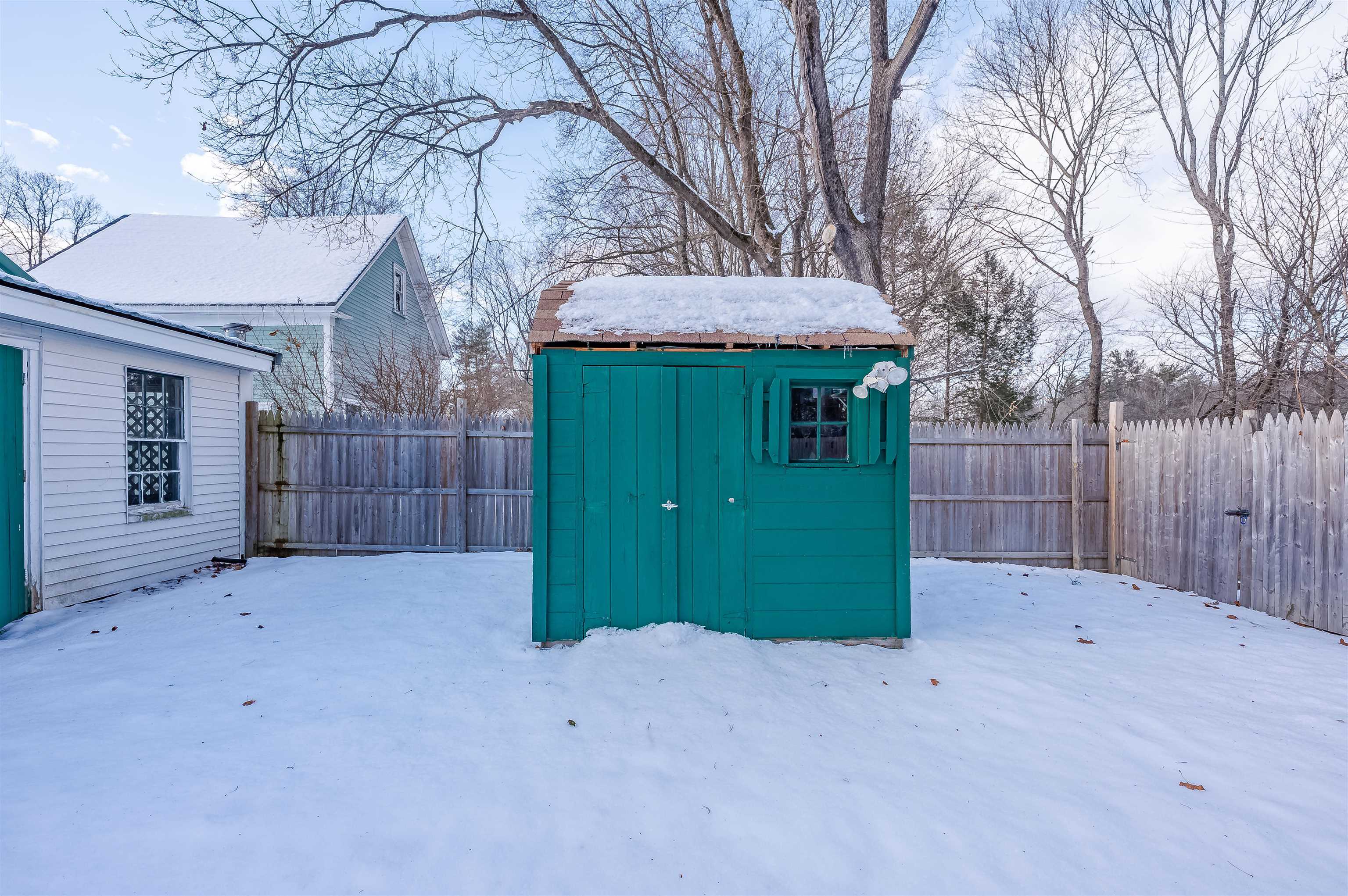 27 Broad Street Rochester, NH 03867 - Photo 45 of 51