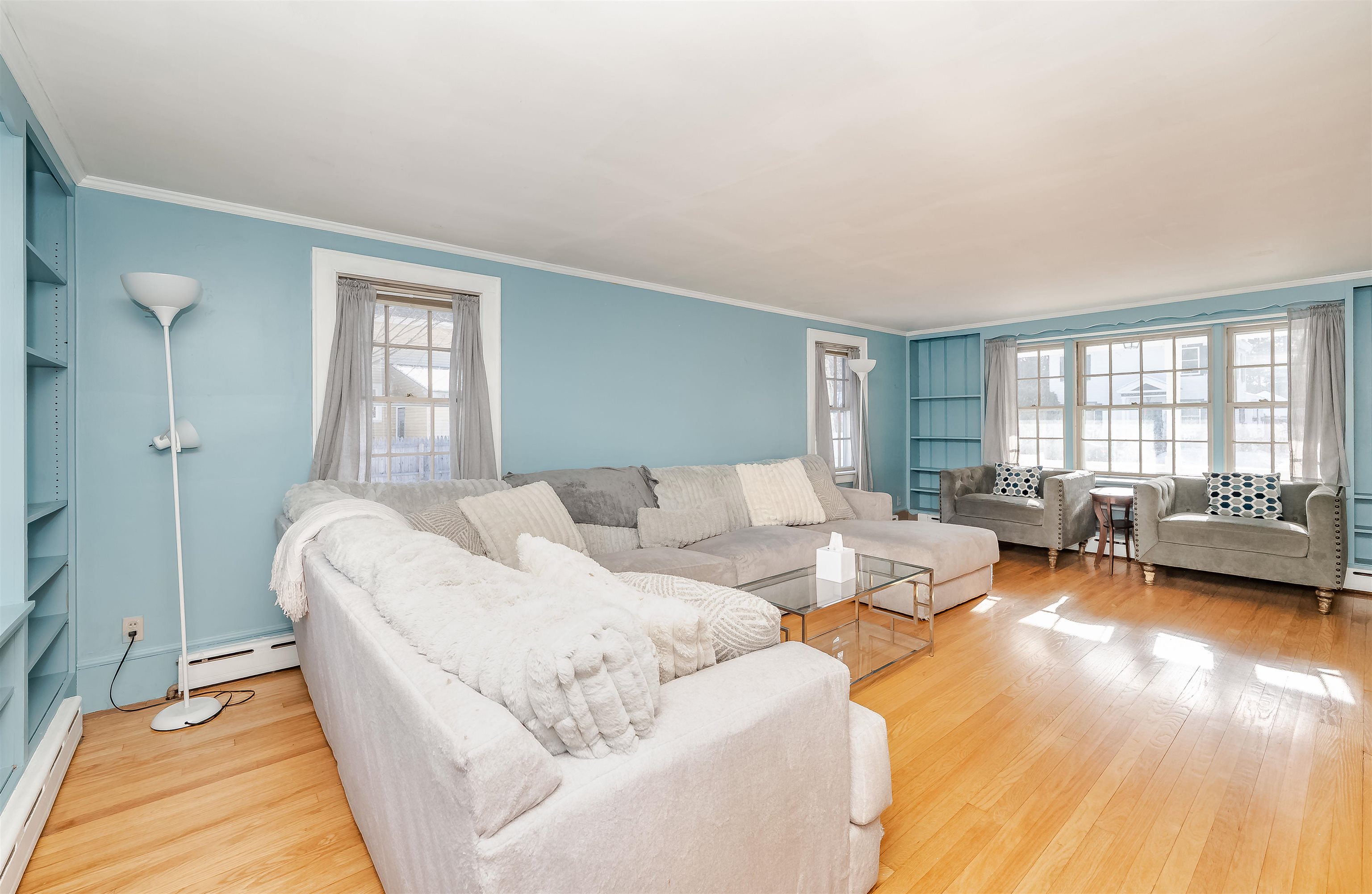 27 Broad Street Rochester, NH 03867 - Photo 8 of 51