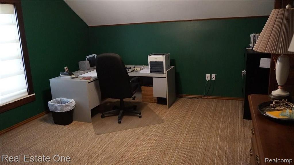60649 Mt Vernon Road Rochester, MI 48306 - Photo 13 of 31