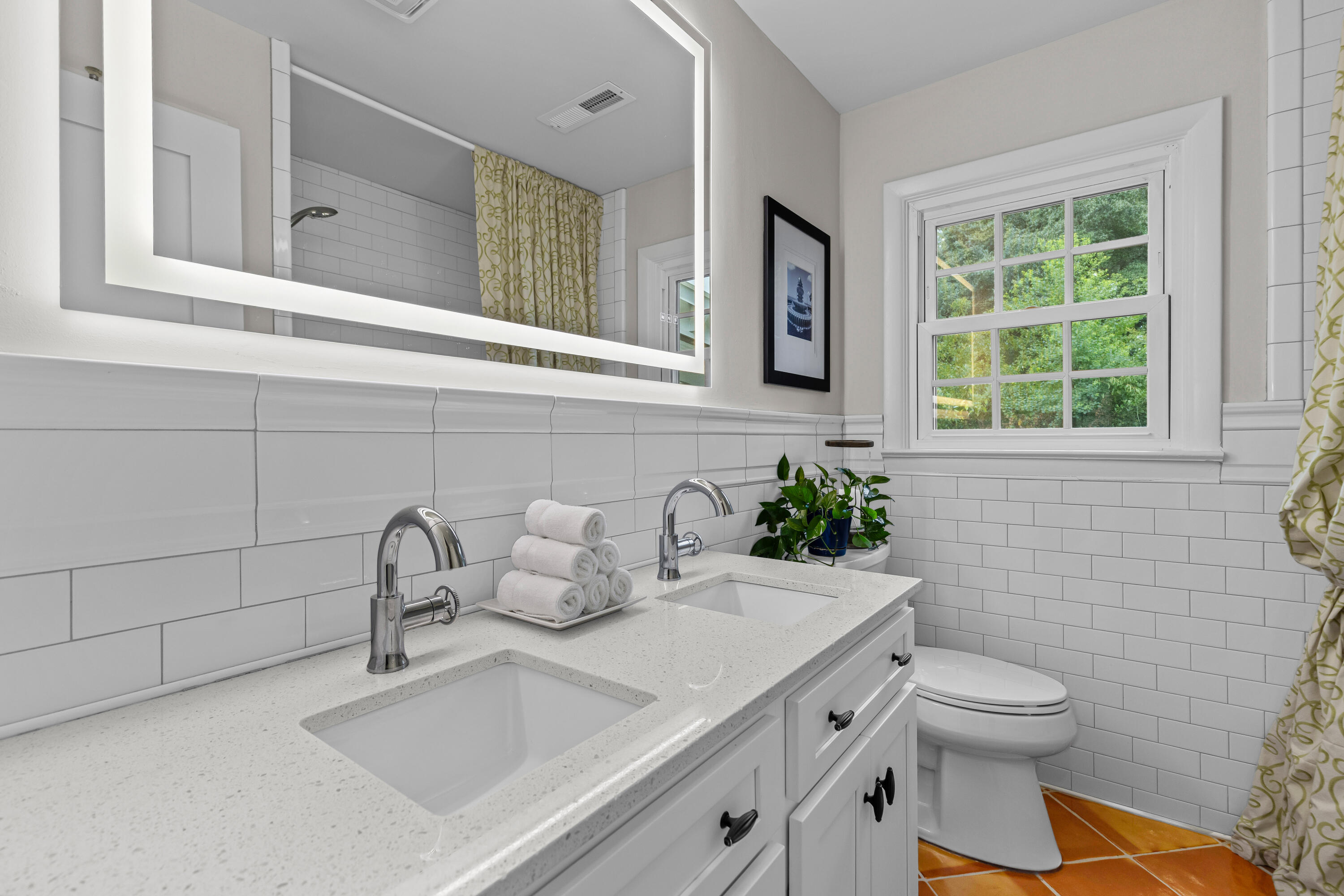 1871 Rugby Lane Charleston, SC 29407 - Photo 37 of 52 Guest Bath