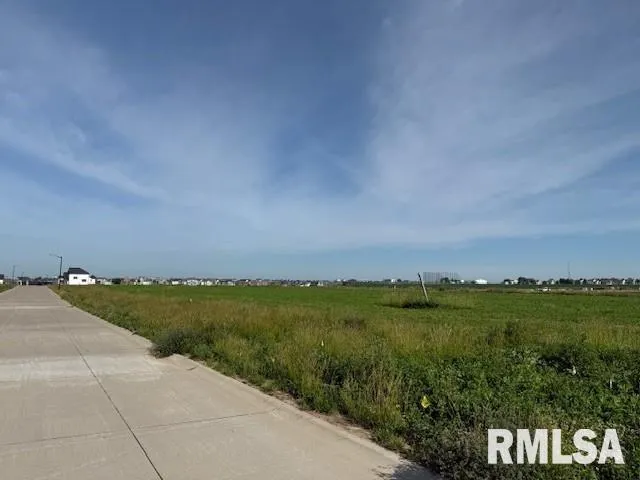 $98,000 | 6708 Meghan Avenue, Bettendorf, IA 52722