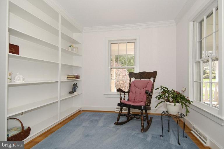 2823 Rifle Ridge Road Oakton, VA 22124 - Photo 13 of 30 Living Room #2