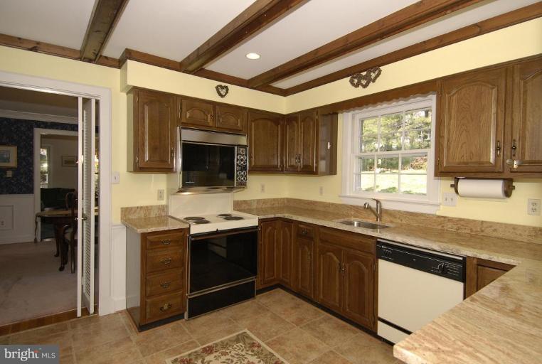 2823 Rifle Ridge Road Oakton, VA 22124 - Photo 4 of 30 Kitchen