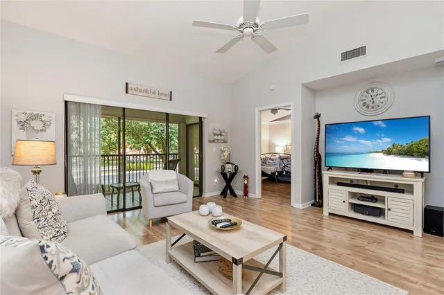 $275,000 | 206 Congressional Way, Unit 206, Deerfield Beach, FL 33442