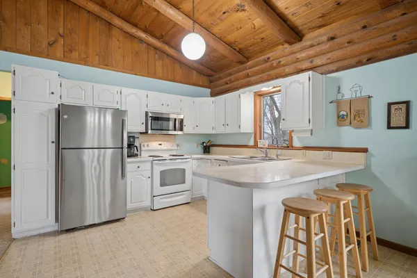 $399,900 | 830 West Church Street, Belle Plaine, MN 56011