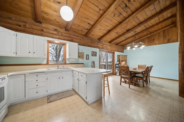 $399,900 | 830 West Church Street, Belle Plaine, MN 56011
