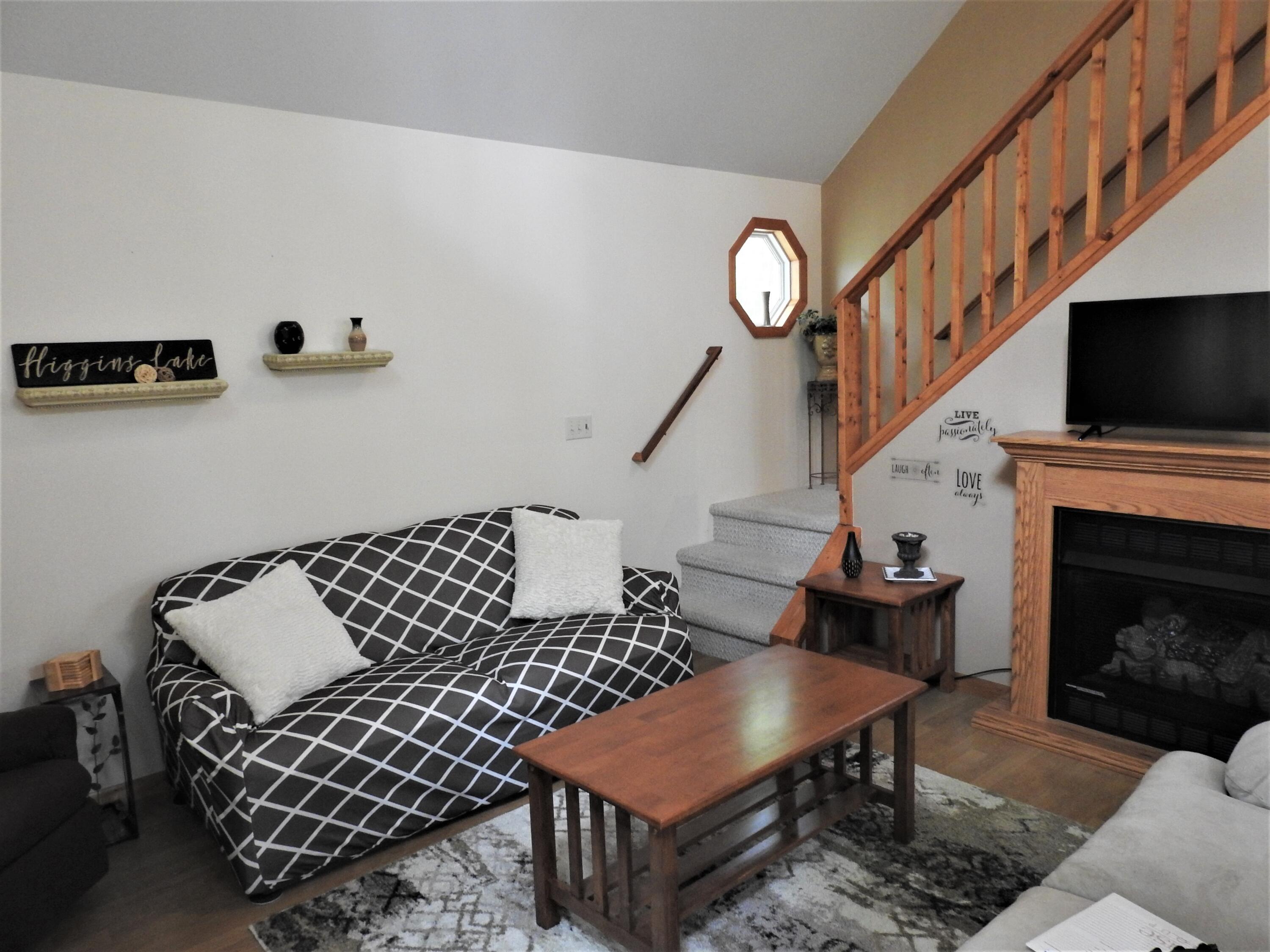 206 Ridgewood Drive Roscommon, MI 48653 - Photo 7 of 27 Gallery Image 7