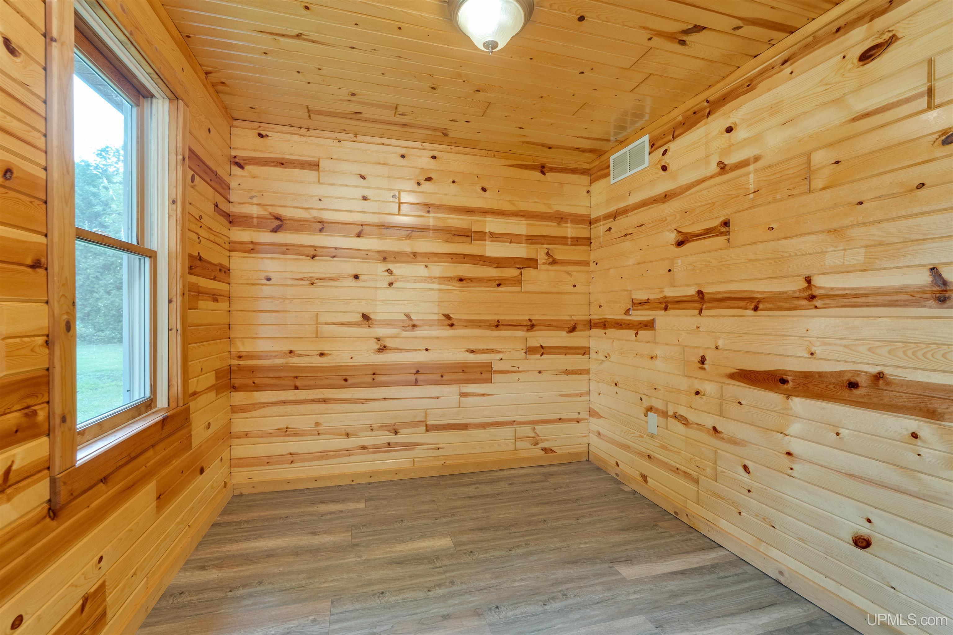 102 Fifth Street Manistique, MI 49854 - Photo 13 of 31 Gallery Image 13