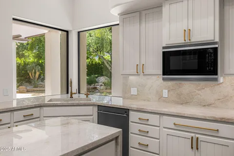 $4,350,000 | 8487 North Canta Bello, Paradise Valley, AZ 85253