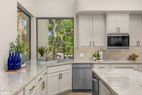 $3,995,000 | 8487 North Canta Bello, Paradise Valley, AZ 85253