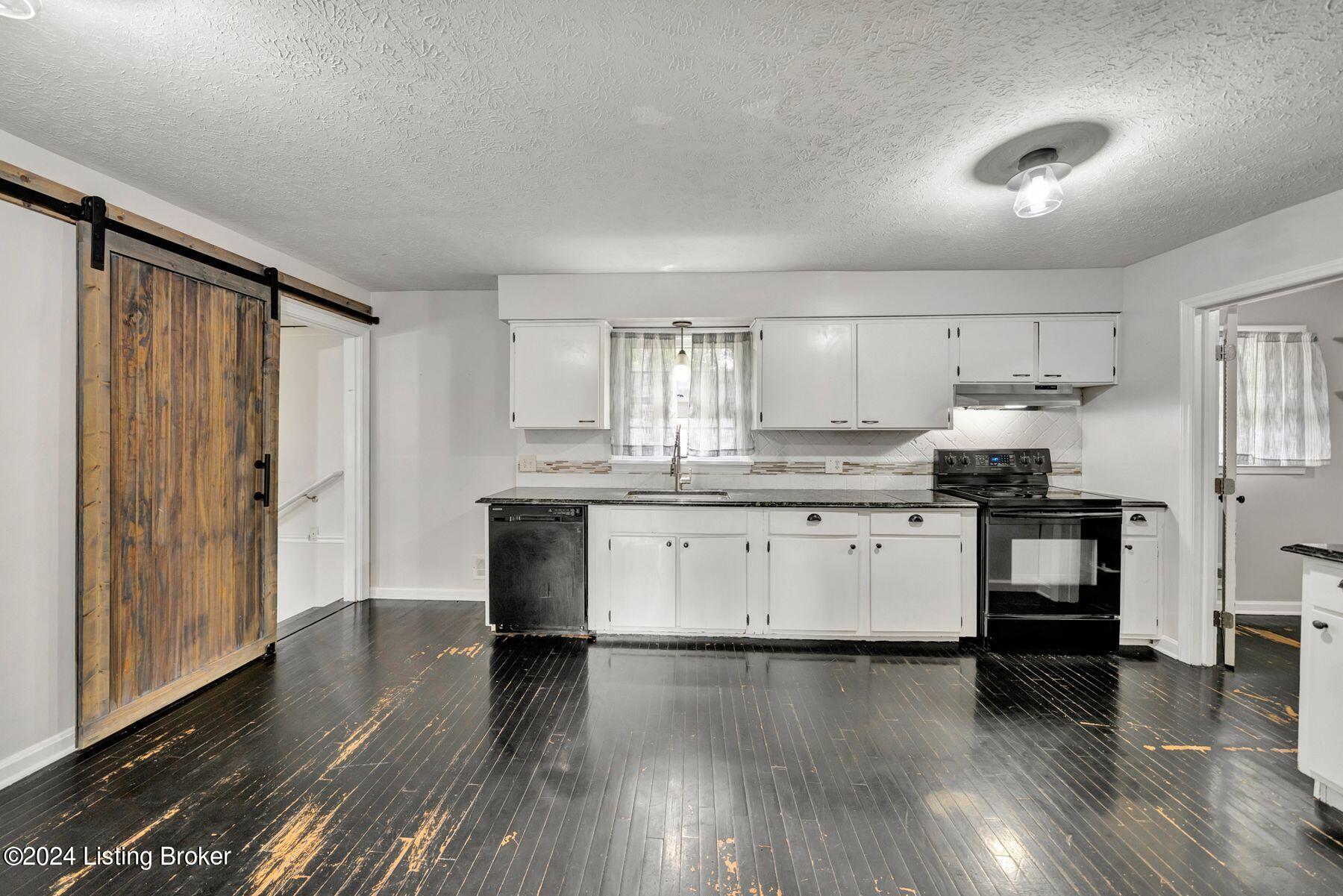 3423 Olive Road Louisville, KY 40219 - Photo 8 of 40 photo_online_006