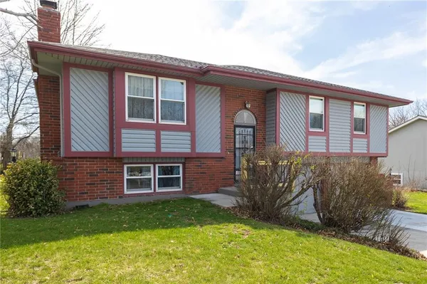 $299,000 | 113 Frank Street, Kearney, MO 64060