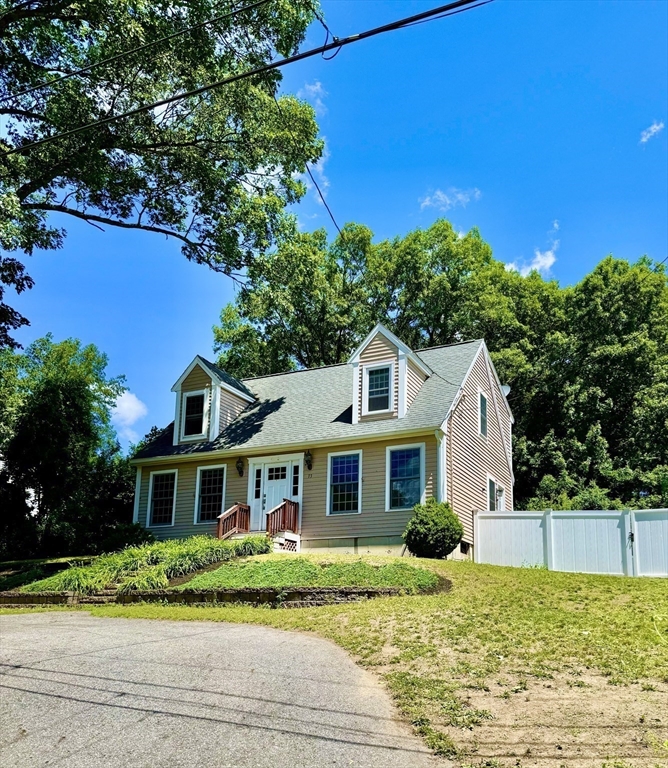 13 North Martin Road Amesbury, MA 01913 - Photo 2 of 14