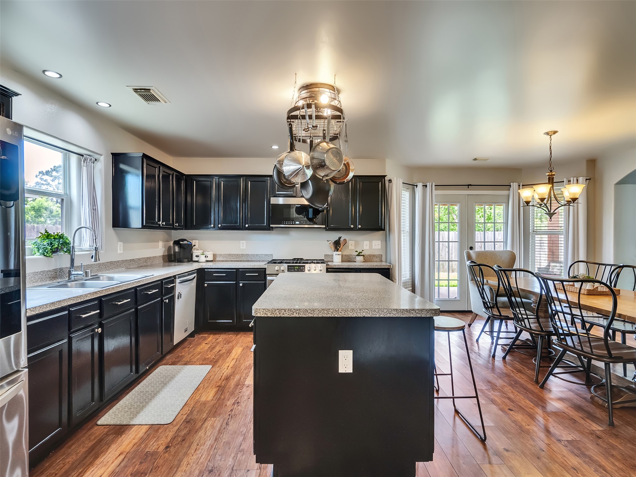 5302 Rio Ramos Street Rosharon, TX 77583 - Photo 19 of 38