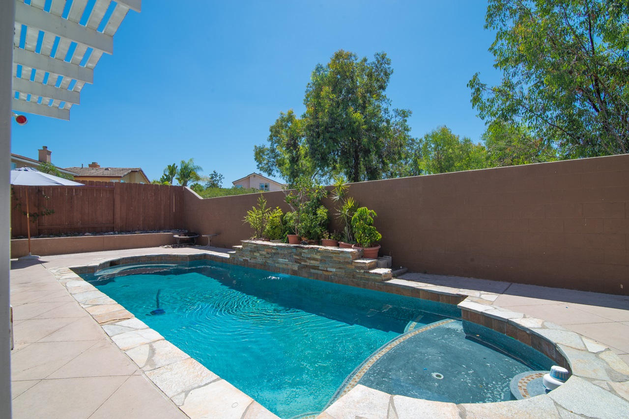 985 St Germain Road Chula Vista, CA 91913 - Photo 4 of 24 Gallery Image 4