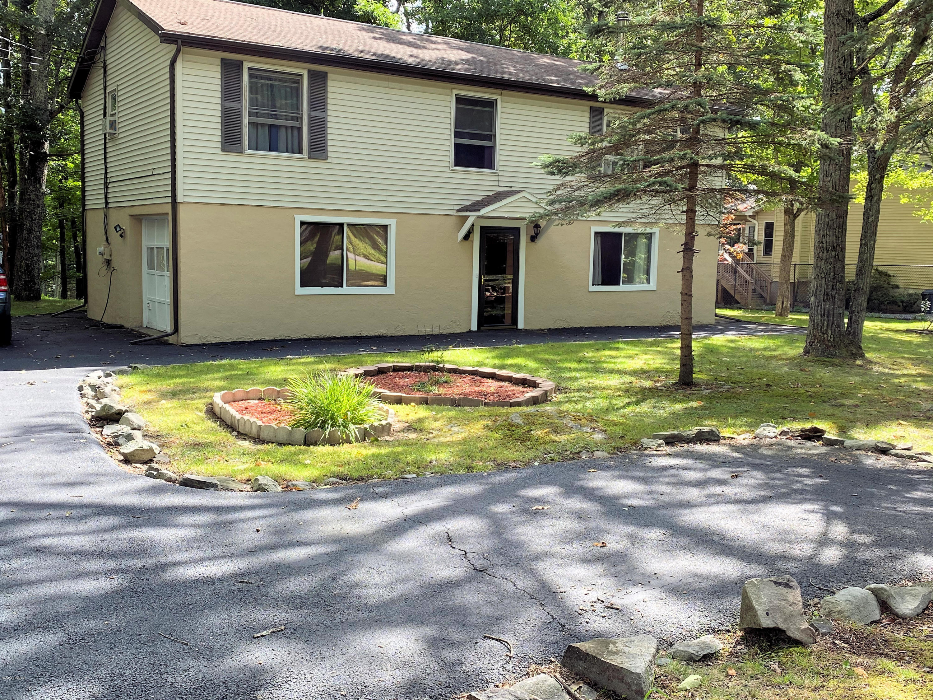 127 Rodeo Drive Hawley, PA 18428 - Photo 1 of 40 Main