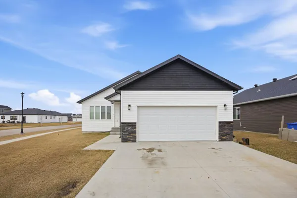 $449,900 | 2595 72nd Avenue South, Fargo, ND 58104