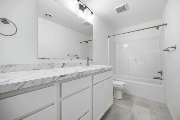 $449,900 | 2595 72nd Avenue South, Fargo, ND 58104