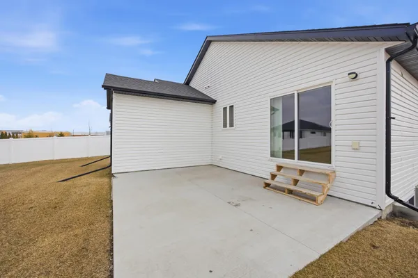 $449,900 | 2595 72nd Avenue South, Fargo, ND 58104