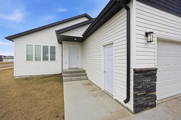 $449,900 | 2595 72nd Avenue South, Fargo, ND 58104