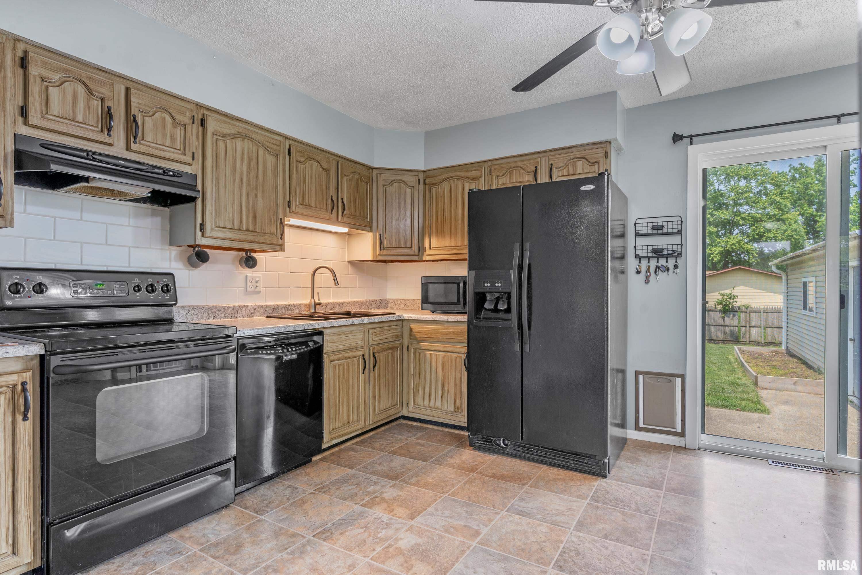 3025 Sandgate Road Springfield, IL 62702 - Photo 10 of 32