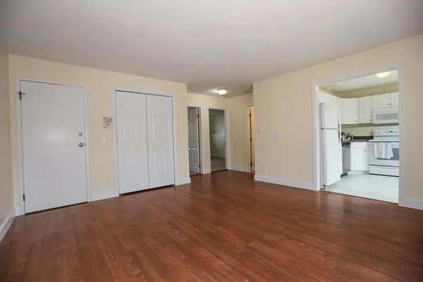 $2,100 | 8 A Mayberry Drive, Unit 1, Westborough, MA 01581