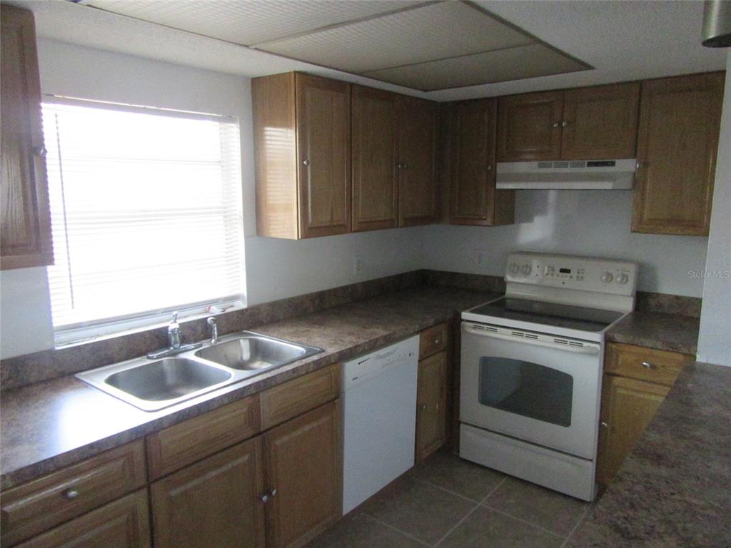 463 76th Avenue North, Unit 3 St. Petersburg, FL 33702 - Photo 7 of 14