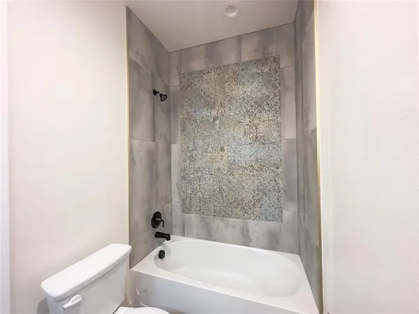 $2,350 | 2720 Morning Avenue, Dallas, TX 75210