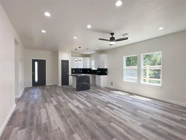 $2,350 | 2720 Morning Avenue, Dallas, TX 75210