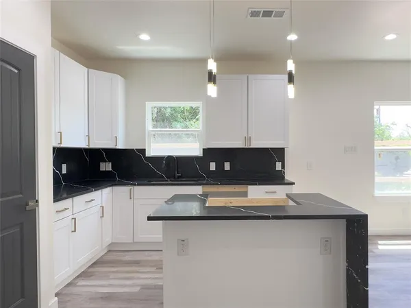 $2,350 | 2720 Morning Avenue, Dallas, TX 75210