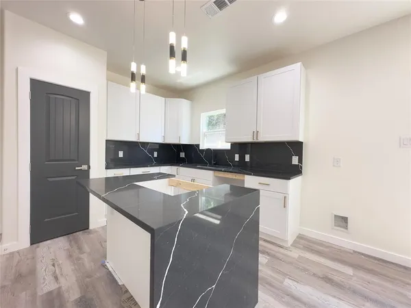 $2,350 | 2720 Morning Avenue, Dallas, TX 75210