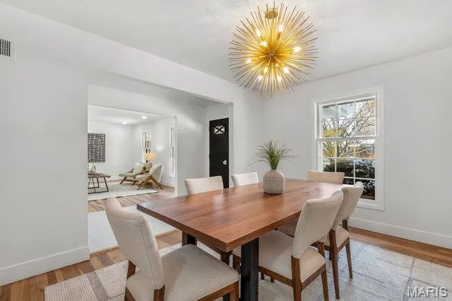 $699,900 | 487 Runnymede Drive, Creve Coeur, MO 63141