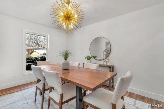 $699,900 | 487 Runnymede Drive, Creve Coeur, MO 63141