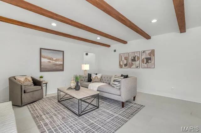 $699,900 | 487 Runnymede Drive, Creve Coeur, MO 63141