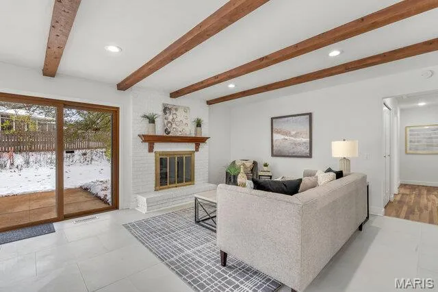 $699,900 | 487 Runnymede Drive, Creve Coeur, MO 63141