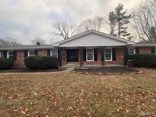 $699,900 | 487 Runnymede Drive, Creve Coeur, MO 63141