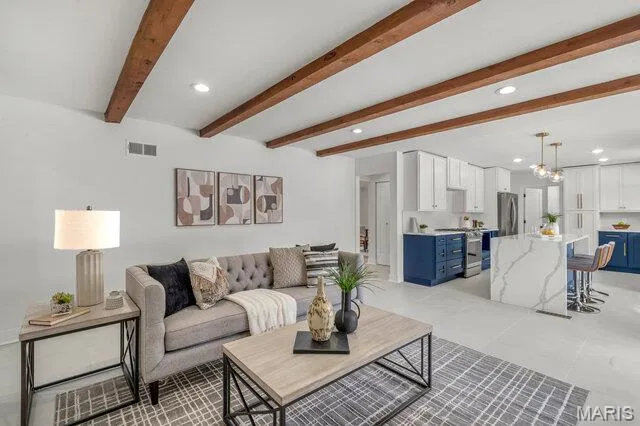 $699,900 | 487 Runnymede Drive, Creve Coeur, MO 63141