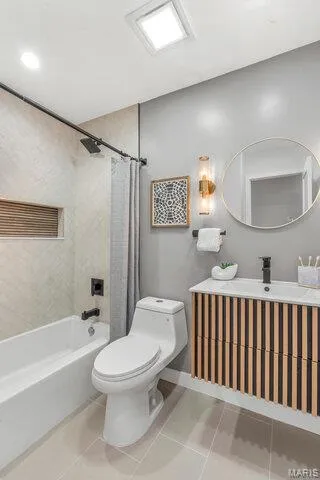 $699,900 | 487 Runnymede Drive, Creve Coeur, MO 63141