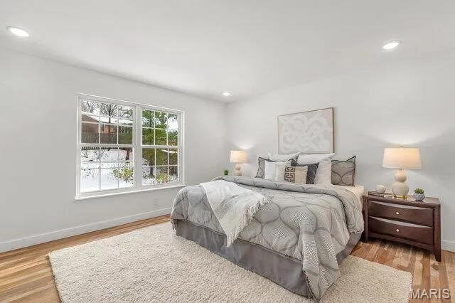 $699,900 | 487 Runnymede Drive, Creve Coeur, MO 63141