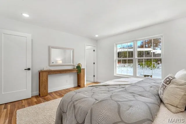 $699,900 | 487 Runnymede Drive, Creve Coeur, MO 63141