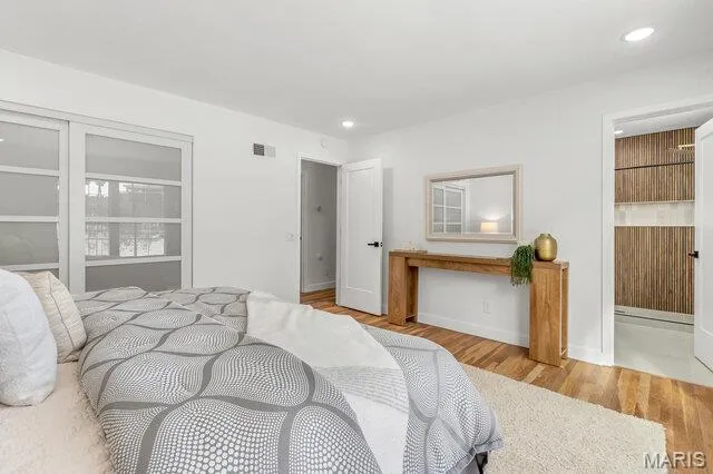 $699,900 | 487 Runnymede Drive, Creve Coeur, MO 63141