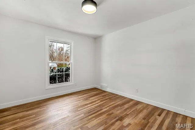 $699,900 | 487 Runnymede Drive, Creve Coeur, MO 63141