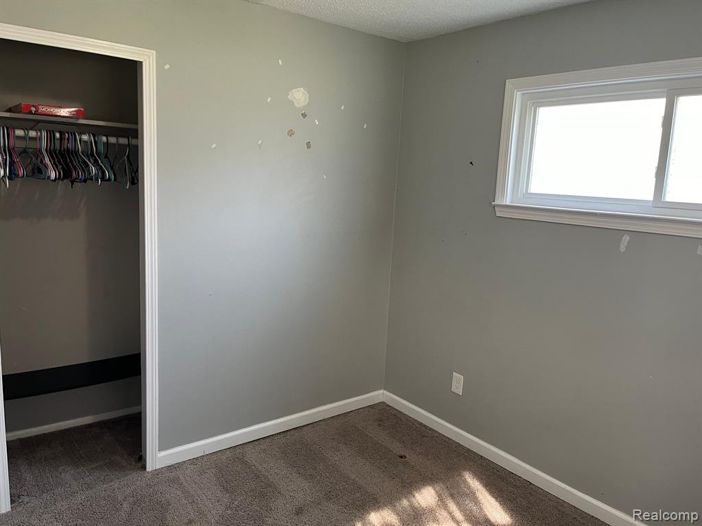 9440 Holland Road Taylor, MI 48180 - Photo 10 of 17