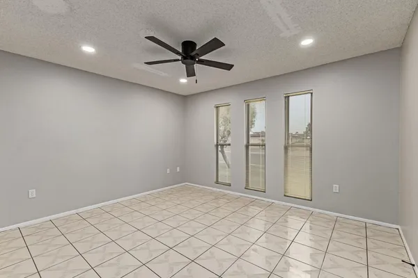 $1,395 | 13066 North 100th Drive, Sun City, AZ 85351