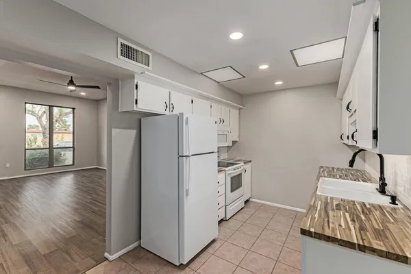 $1,395 | 13066 North 100th Drive, Sun City, AZ 85351