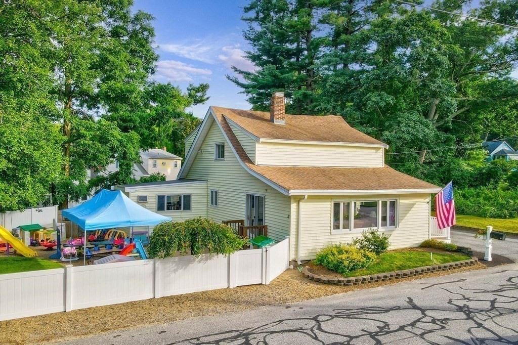 18 Abbott Road North Reading, MA 01864 - Photo 2 of 34 Gallery Image 2